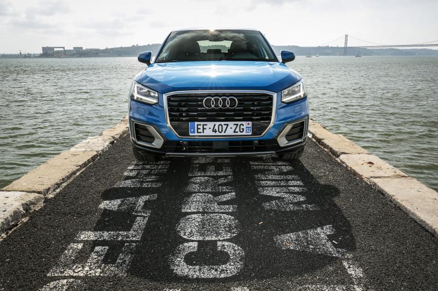  Audi Q2 TFSI Design 2016 года  (WW) (фото 4 из 16)